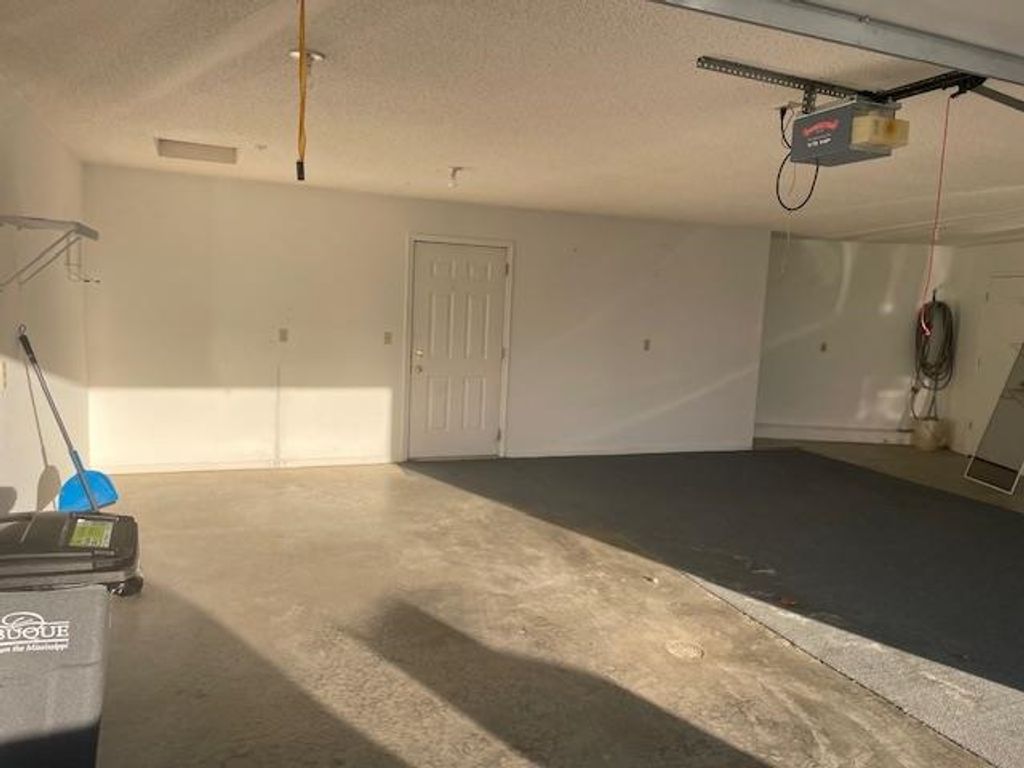 Photo of 2315 Pasadena Drive #70, Dubuque, IA 52001 (MLS # 153860)