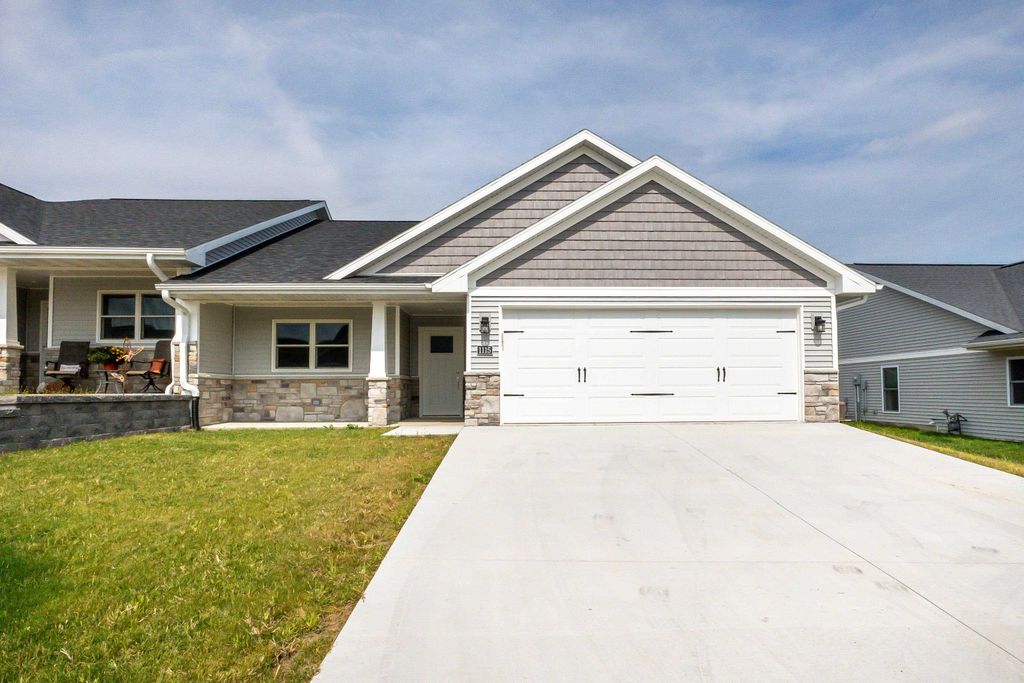 Photo of 1115 NW Clare Court, Cascade, IA 52033 (MLS # 153030)