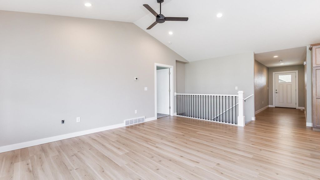 Photo of 1115 NW Clare Court, Cascade, IA 52033 (MLS # 153030)