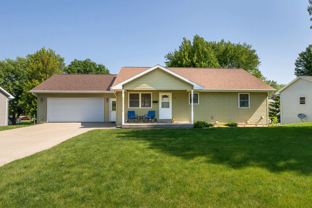 Photo of 1390 21st Street, Hazel Green, WI 53811 (MLS # 152192)