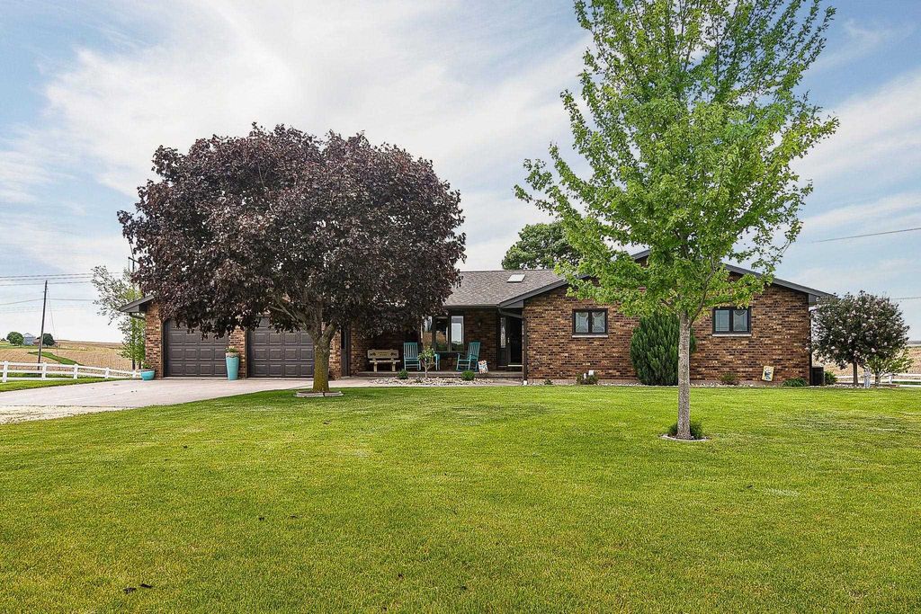Photo of 15089 398th Avenue, Bellevue, IA 52031 (MLS # 152668)