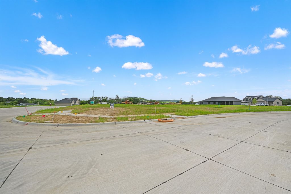 Photo of Lot 75 Waterbridge Lane, Dubuque, IA 52003 (MLS # 152539)