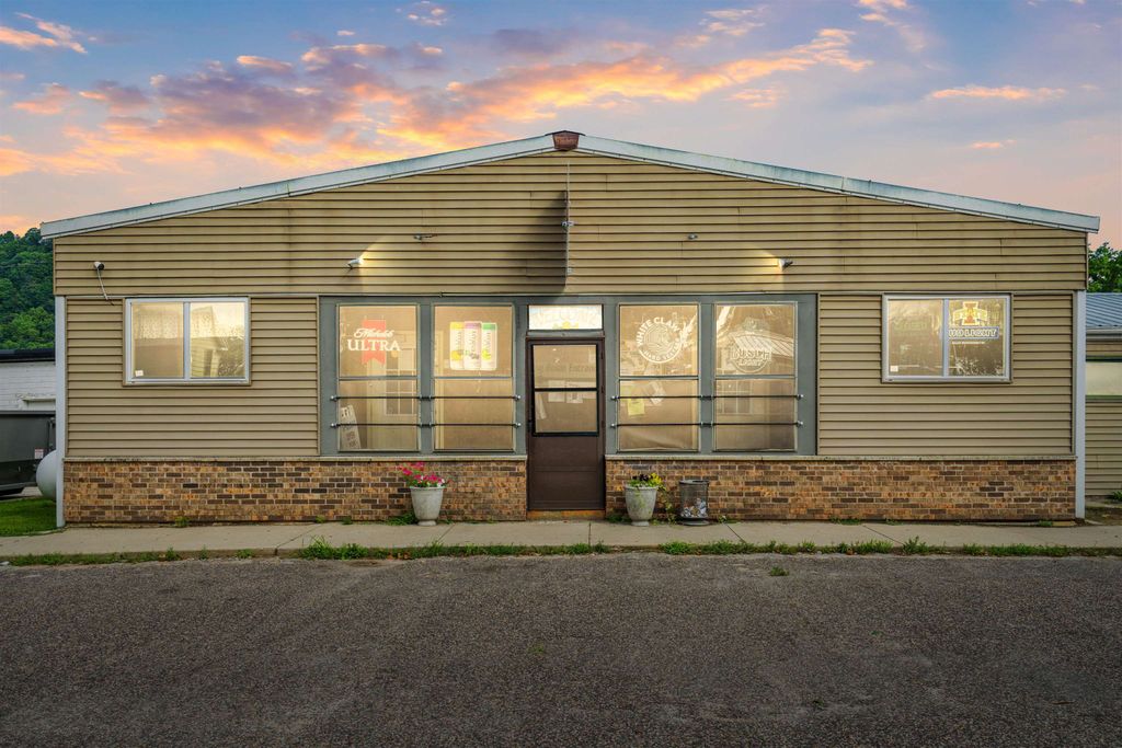 Photo of 112 N 3rd Street, Harpers Ferry, IA 52141 (MLS # 152411)