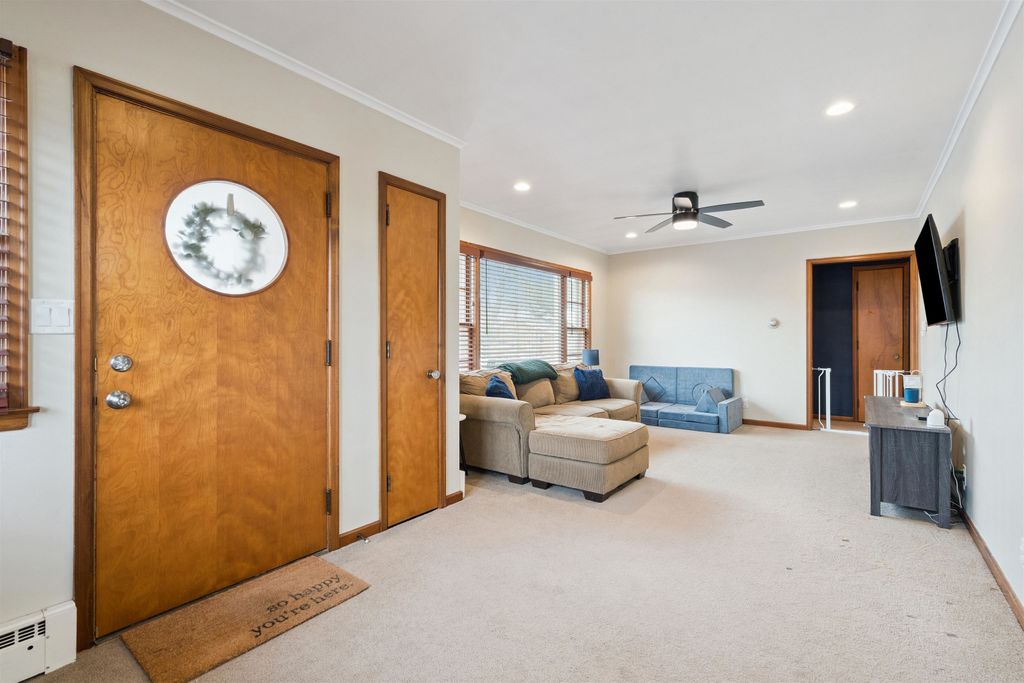 Photo of 3035 Burden Street, Dubuque, IA 52001 (MLS # 154044)