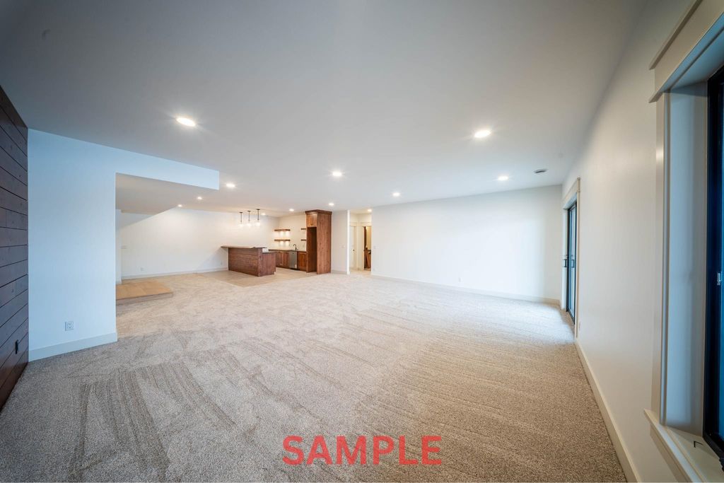 Photo of 14294 Keegan Court, Dubuque, IA 52002 (MLS # 154073)