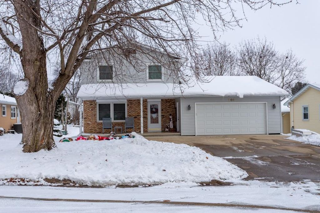 Photo of 705 S 4th Street, Maquoketa, IA 52060 (MLS # 153783)