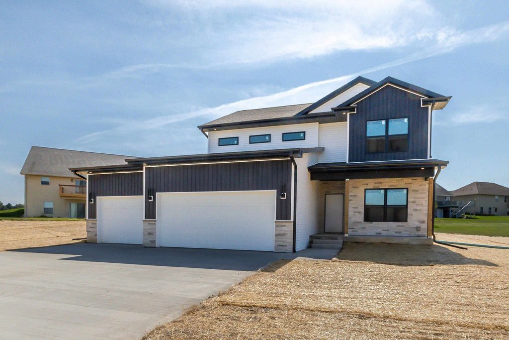 Photo of Lot 191 Forest Hills Estates Drive #6024 Stockwood Dr, Asbury, IA 52002 (MLS # 152990)