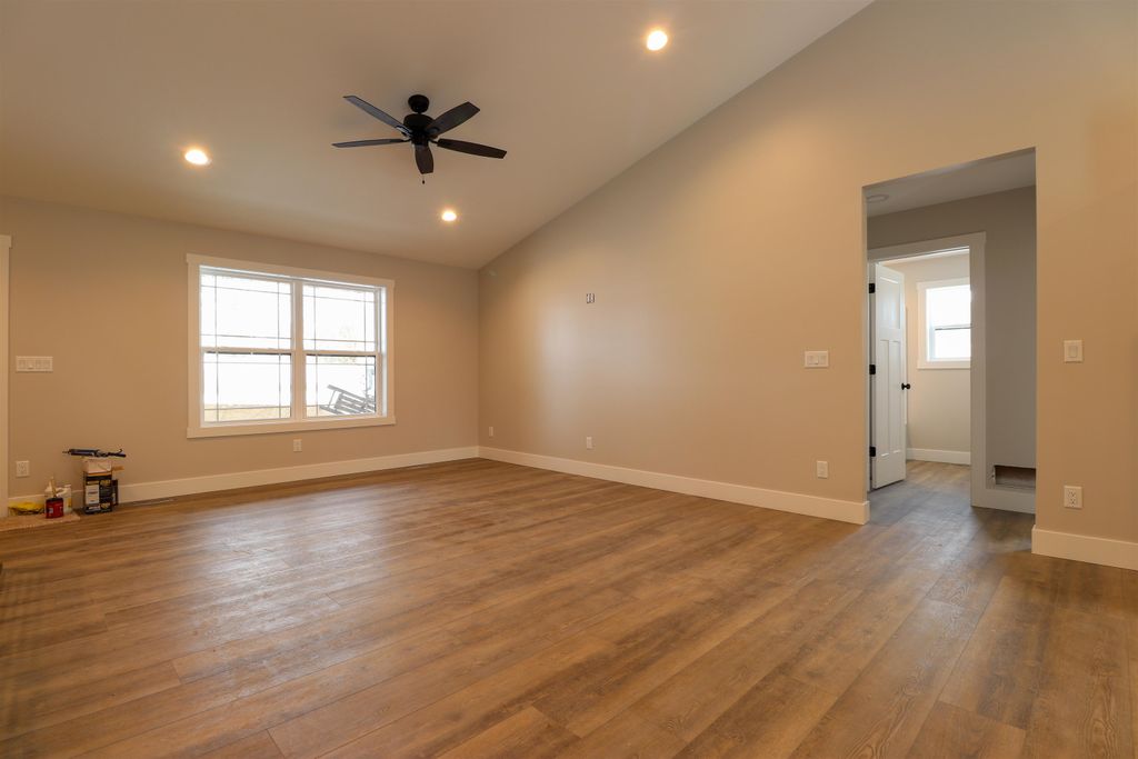 Photo of 801 Hawkeye Heights Road, Dubuque, IA 52001 (MLS # 153588)