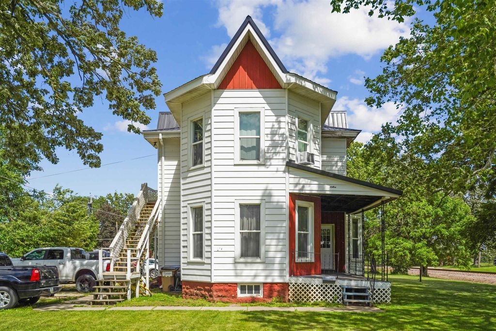 Photo of 312 S Brewer Street, Manchester, IA 52057 (MLS # 153951)