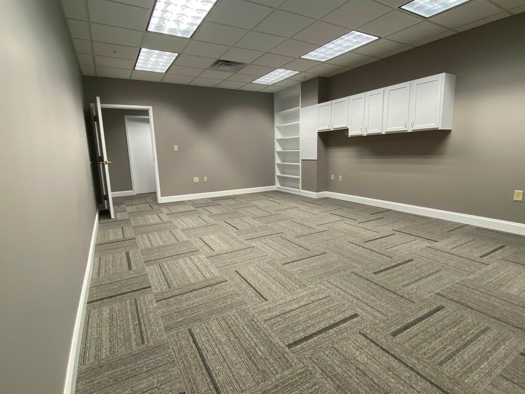 Photo of 300 Main Street #Suite 30, Dubuque, IA 52001 (MLS # 153288)