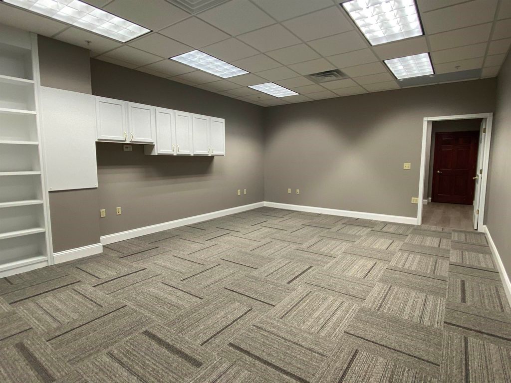 Photo of 300 Main Street #Suite 30, Dubuque, IA 52001 (MLS # 153288)