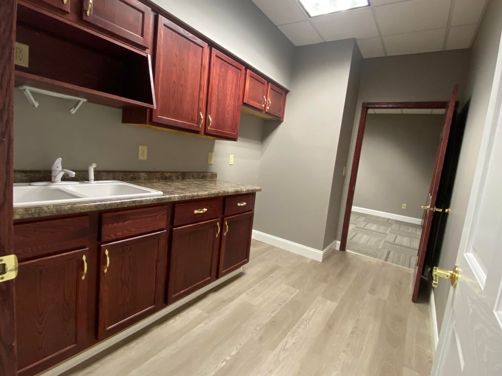Photo of 300 Main Street #Suite 30, Dubuque, IA 52001 (MLS # 153288)