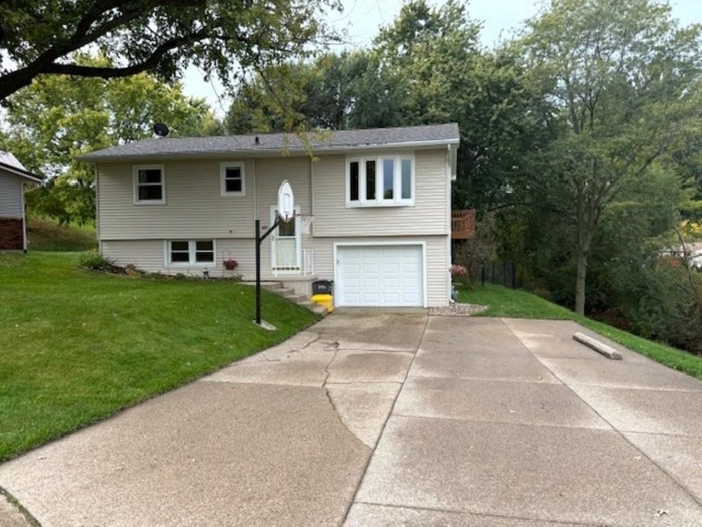 Photo of 3695 Keystone Drive, Dubuque, IA 52002 (MLS # 153278)