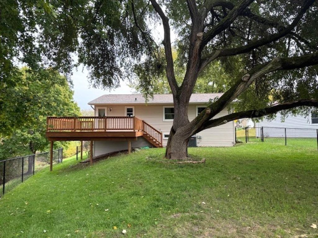 Photo of 3695 Keystone Drive, Dubuque, IA 52002 (MLS # 153278)