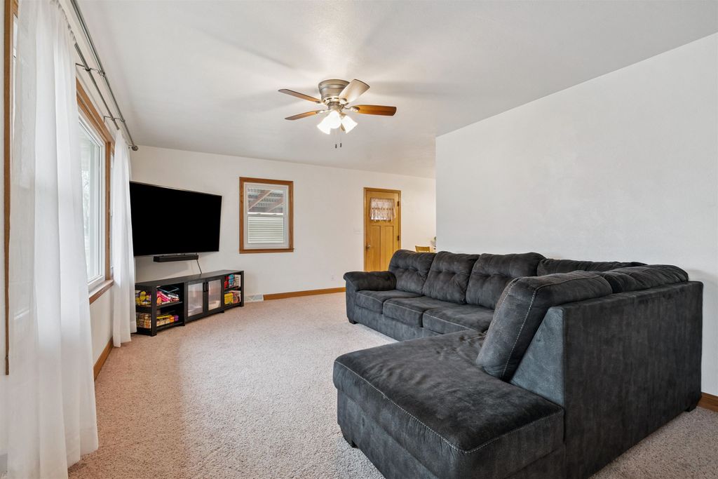 Photo of 823 E Howard Street, Manchester, IA 52057 (MLS # 154090)