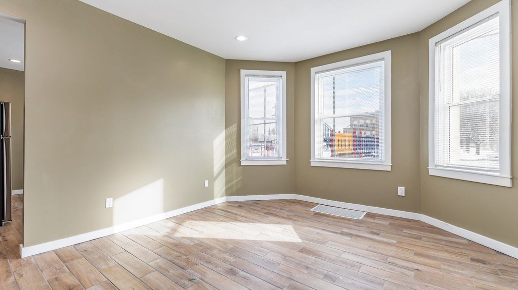 Photo of 2578 Central Avenue, Dubuque, IA 52001 (MLS # 153825)