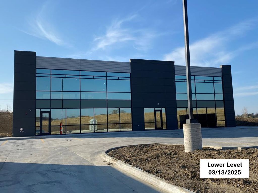 Photo of 6600 Boulder Brook Court #1L2 and 1L3, Dubuque, IA 52003 (MLS # 152316)