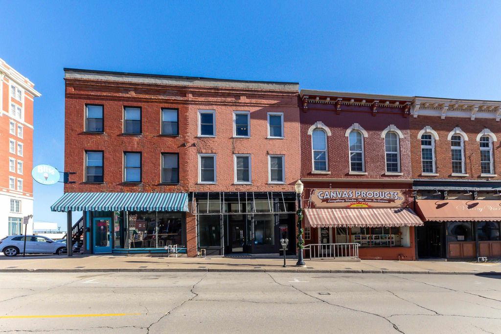 Photo of 190 Main Street, Dubuque, IA 52001 (MLS # 153215)