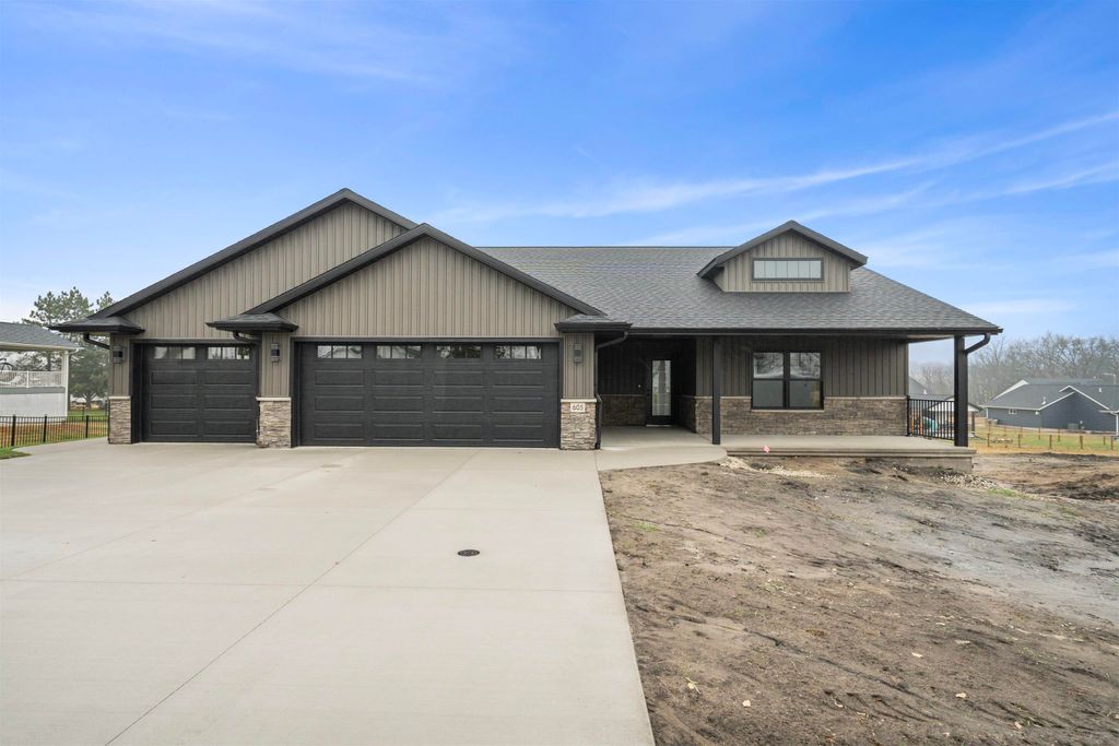 Photo of 605 Charles Street, Delhi, IA 52223 (MLS # 153946)