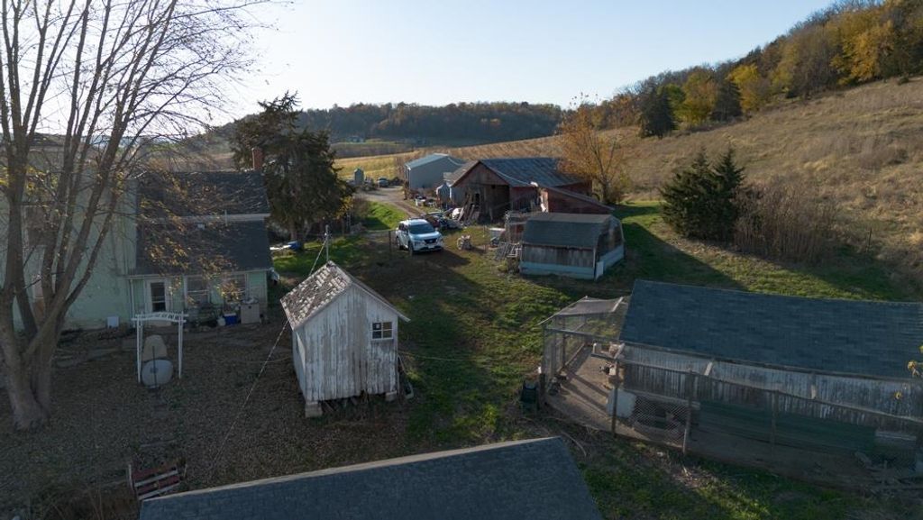 Photo of 32364 High Bridge Road, Bellevue, IA 52031 (MLS # 153454)