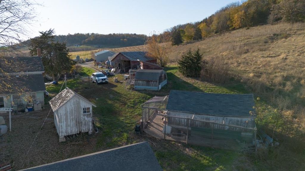 Photo of 32364 High Bridge Road, Bellevue, IA 52031 (MLS # 153454)