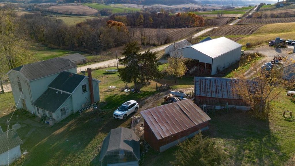 Photo of 32364 High Bridge Road, Bellevue, IA 52031 (MLS # 153454)