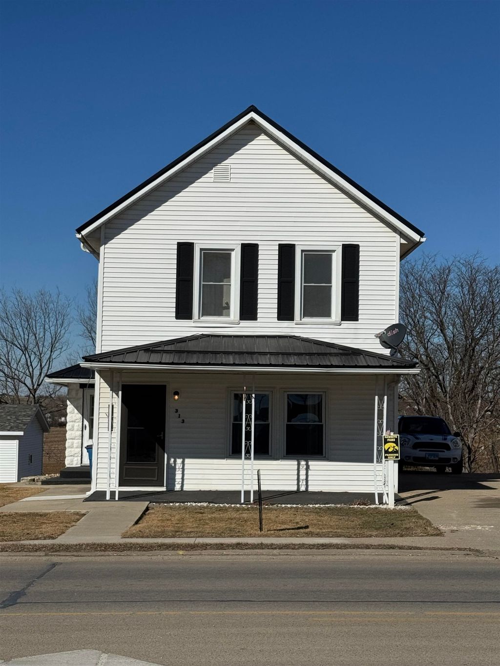 Photo of 313 E 1st Avenue, Cascade, IA 52033 (MLS # 153405)