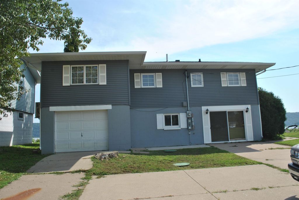 Photo of 158 Abel Drive, Guttenberg, IA 52052 (MLS # 152794)