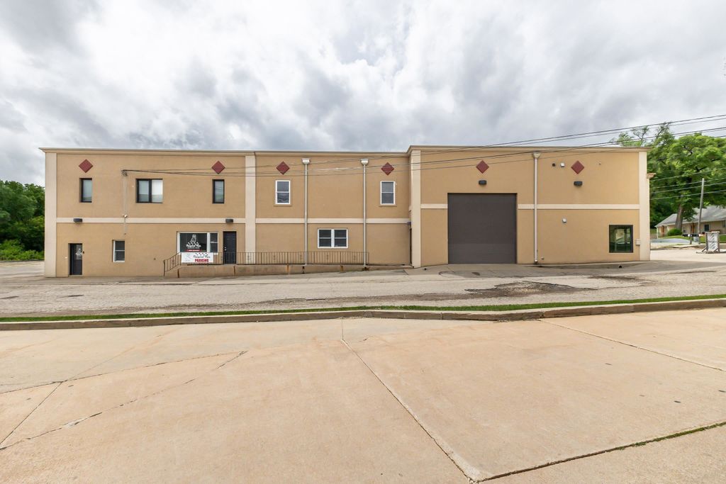 Photo of 3350 Center Grove Suite 2 Drive, Dubuque, IA 52003 (MLS # 152190)