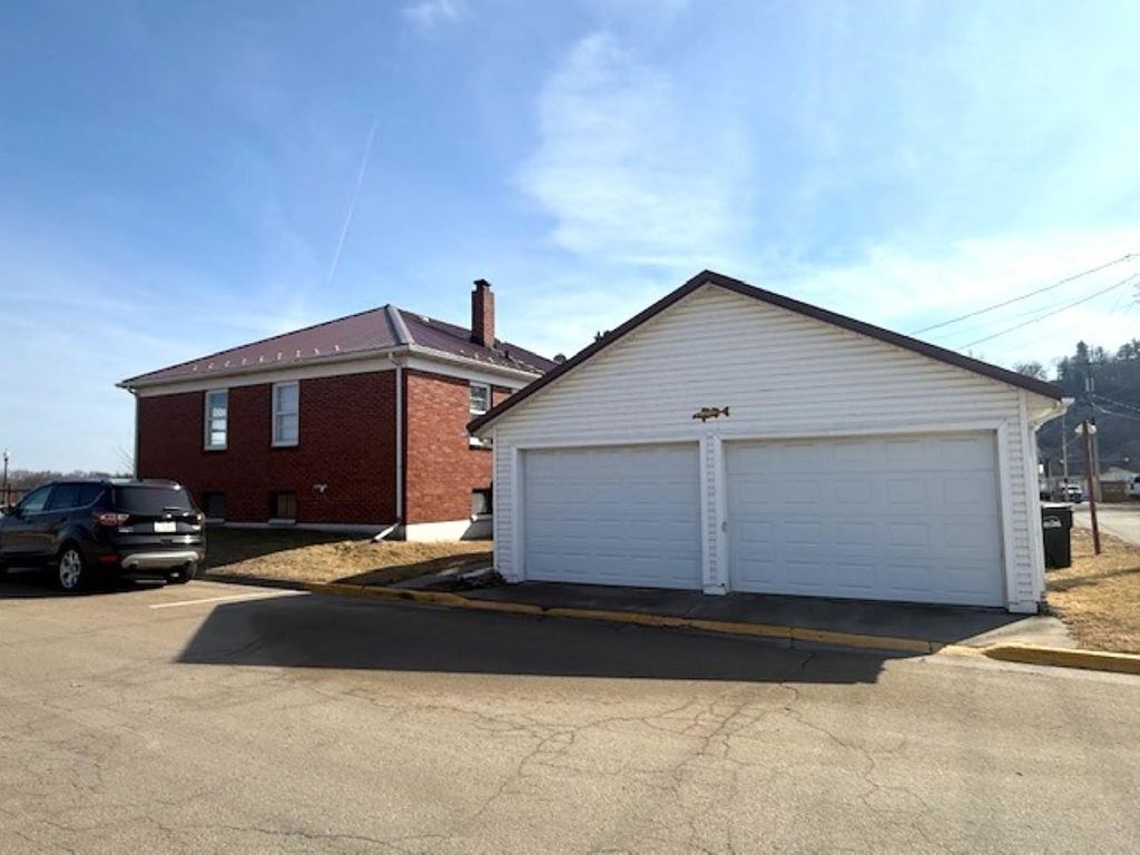 Photo of 600 S Riverview Street, Bellevue, IA 52031 (MLS # 153970)