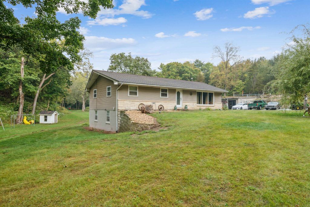 Photo of 19517 Herber Road, Dubuque, IA 52001 (MLS # 153055)