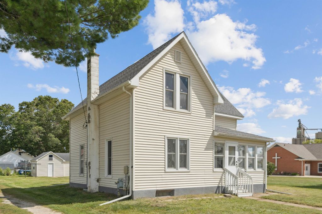 Photo of 625 6th Street, Jesup, IA 50648 (MLS # 152941)