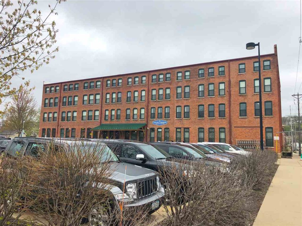Photo of 1789 Elm Street #Suite B, Dubuque, IA 52001 (MLS # 153143)
