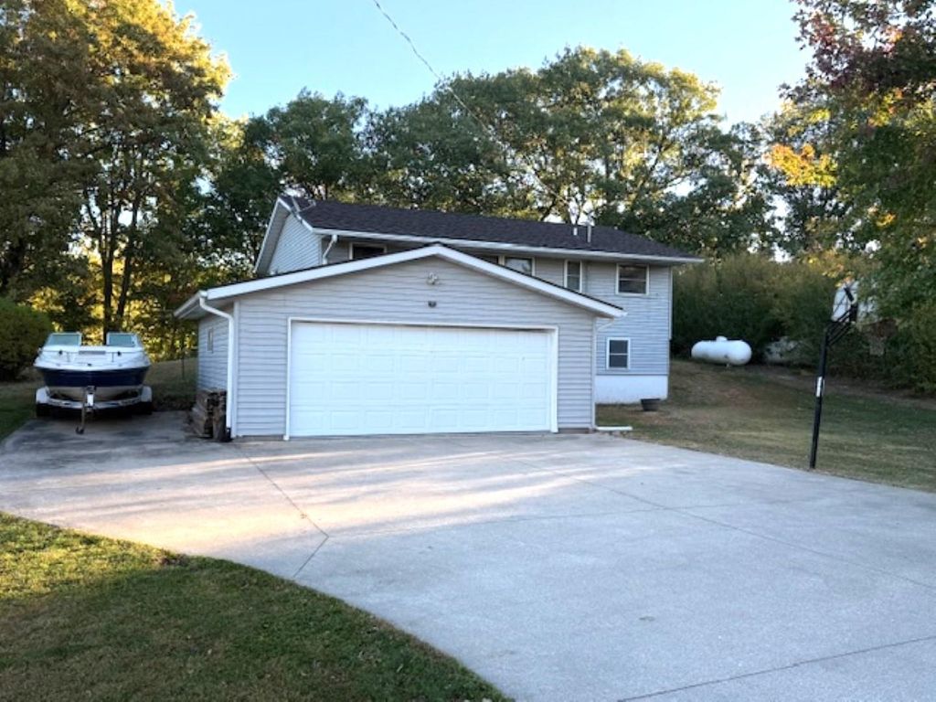 Photo of 23655 415th Avenue, Bellevue, IA 52031 (MLS # 154204)