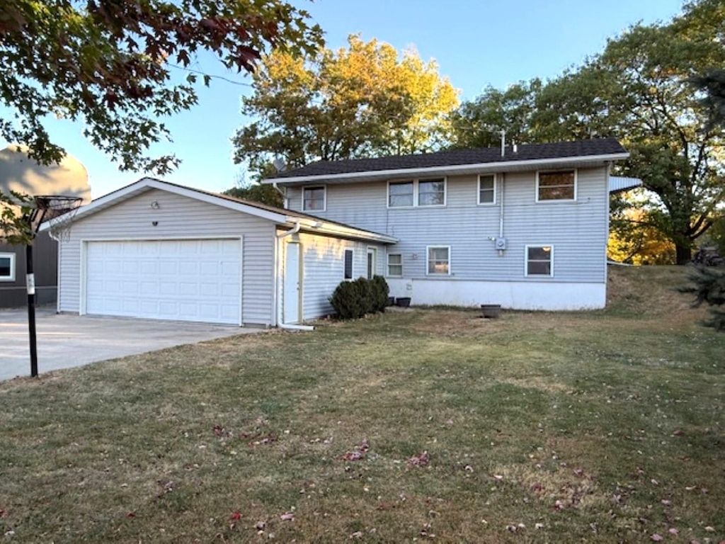 Photo of 23655 415th Avenue, Bellevue, IA 52031 (MLS # 154204)