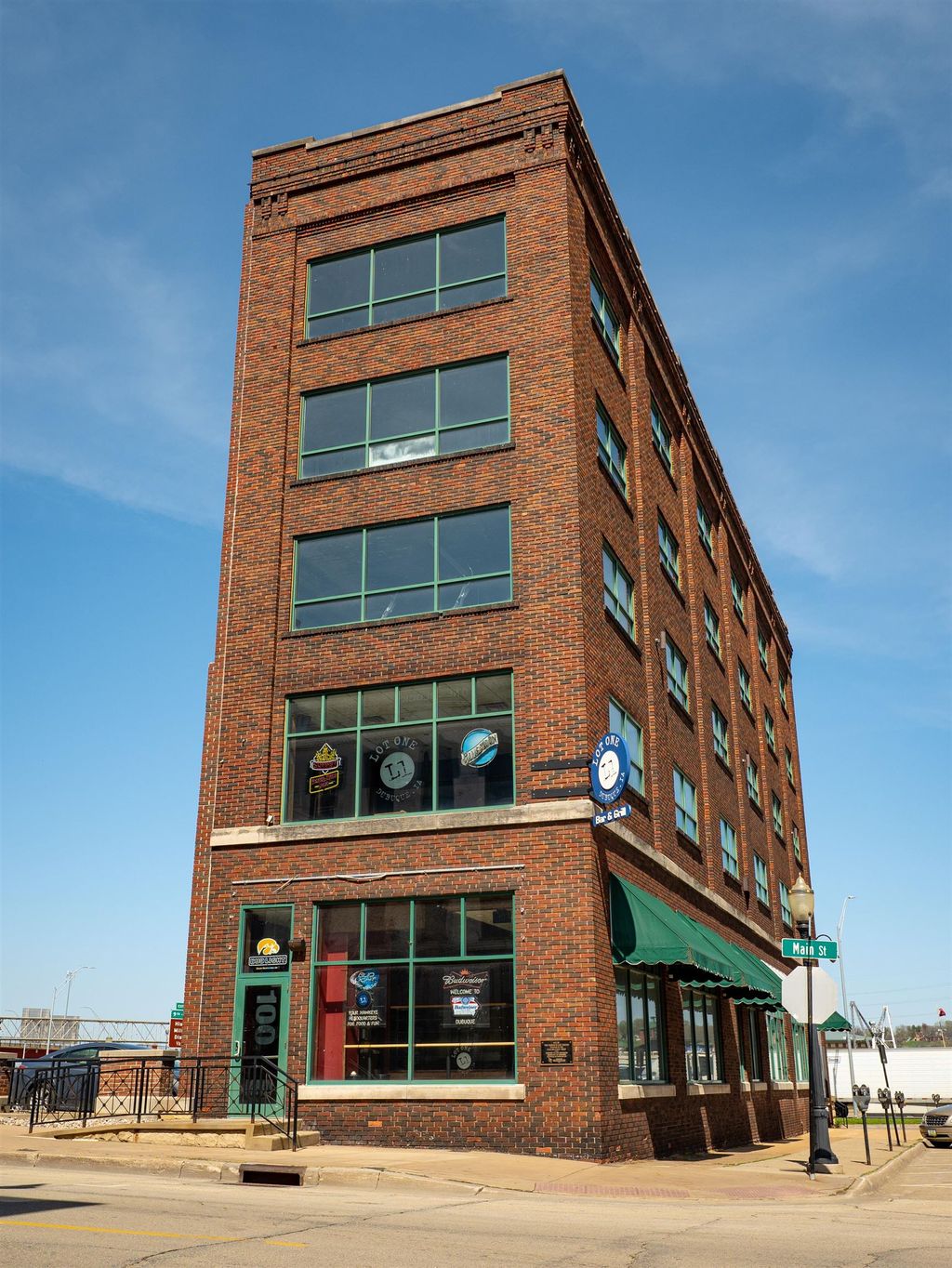Photo of 100 Main Street, Dubuque, IA 52001 (MLS # 151885)