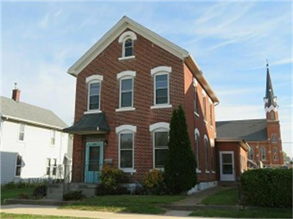 Photo of 2248 Prince Street, Dubuque, IA 52001 (MLS # 153355)