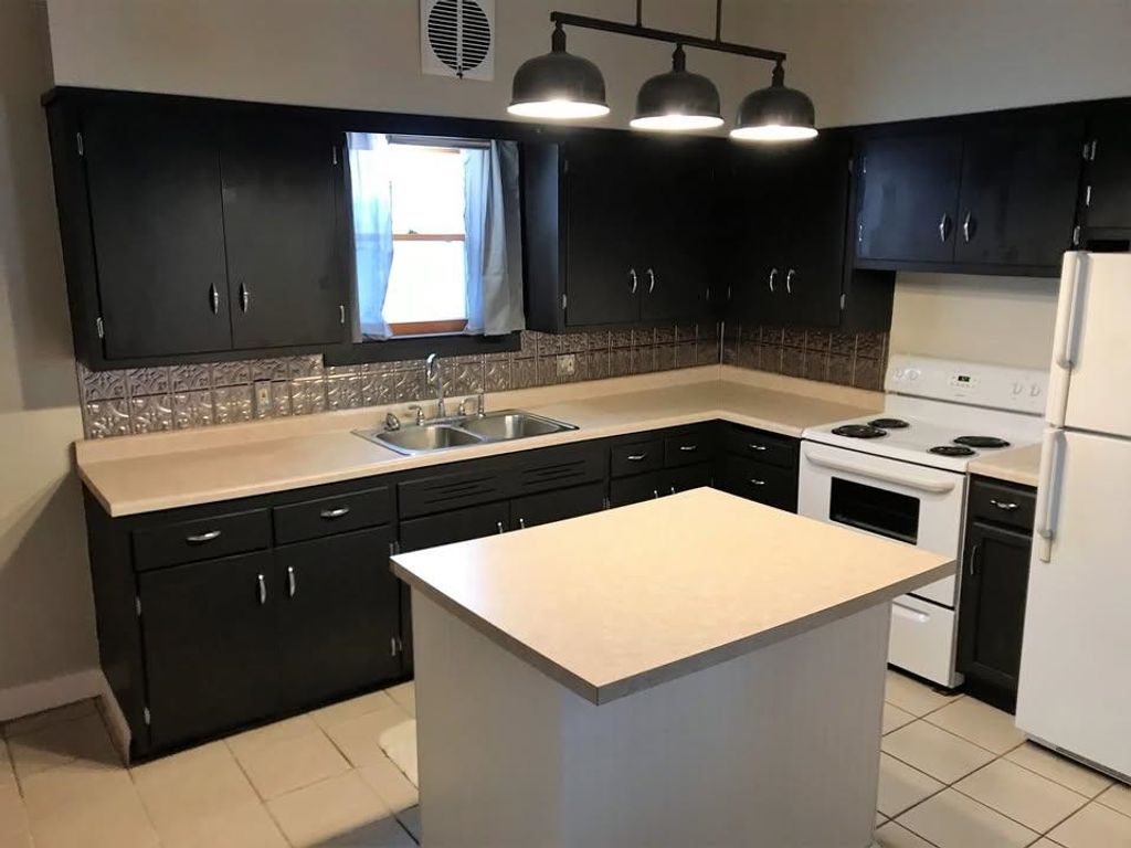 Photo of 2248 Prince Street, Dubuque, IA 52001 (MLS # 153355)