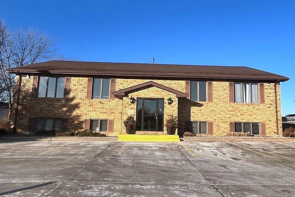 Photo of 2115 John F Kennedy Road, Dubuque, IA 52002 (MLS # 153653)