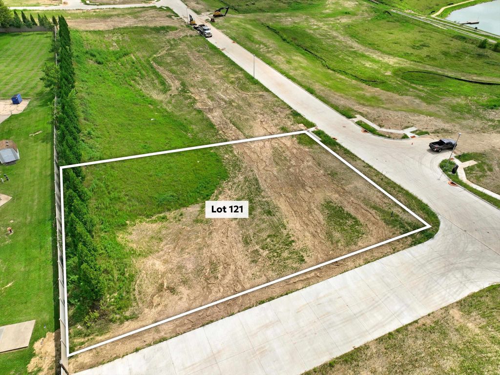 Photo of Lot 121 South Pointe Drive, Dubuque, IA 52003 (MLS # 152531)
