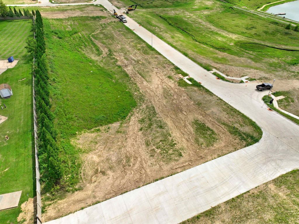 Photo of Lot 121 South Pointe Drive, Dubuque, IA 52003 (MLS # 152531)