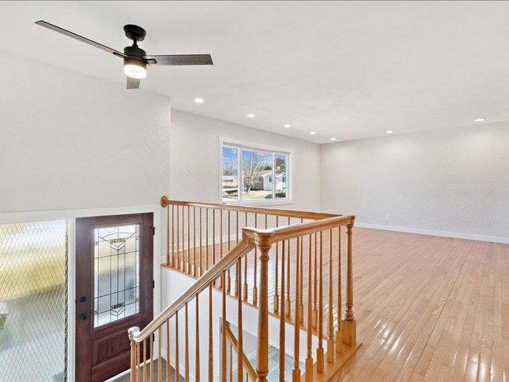 Photo of 1780 Horizon Court, Dubuque, IA 52001 (MLS # 154107)