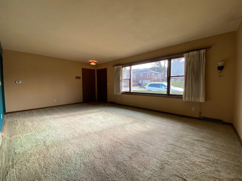 Photo of 2535 Mineral Street, Dubuque, IA 52001 (MLS # 153491)