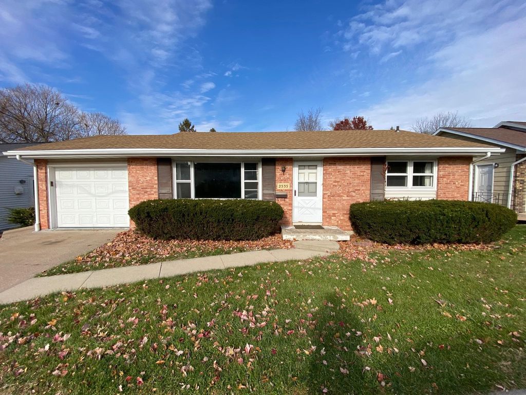 Photo of 2535 Mineral Street, Dubuque, IA 52001 (MLS # 153491)