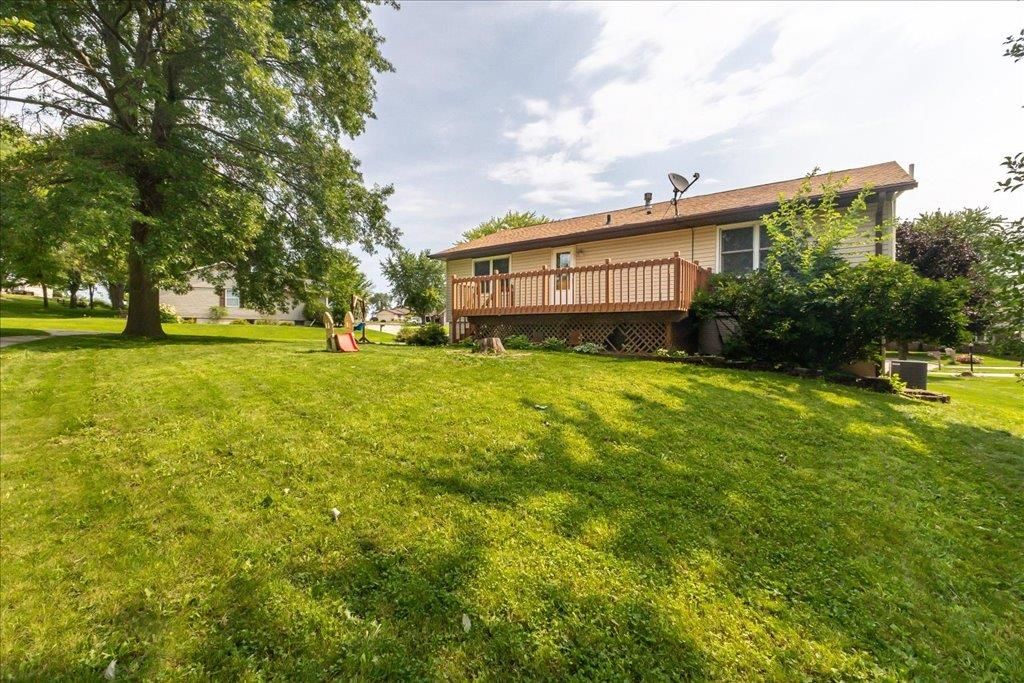 Photo of 3160 Sequoia Circle, Dubuque, IA 52003 (MLS # 152656)