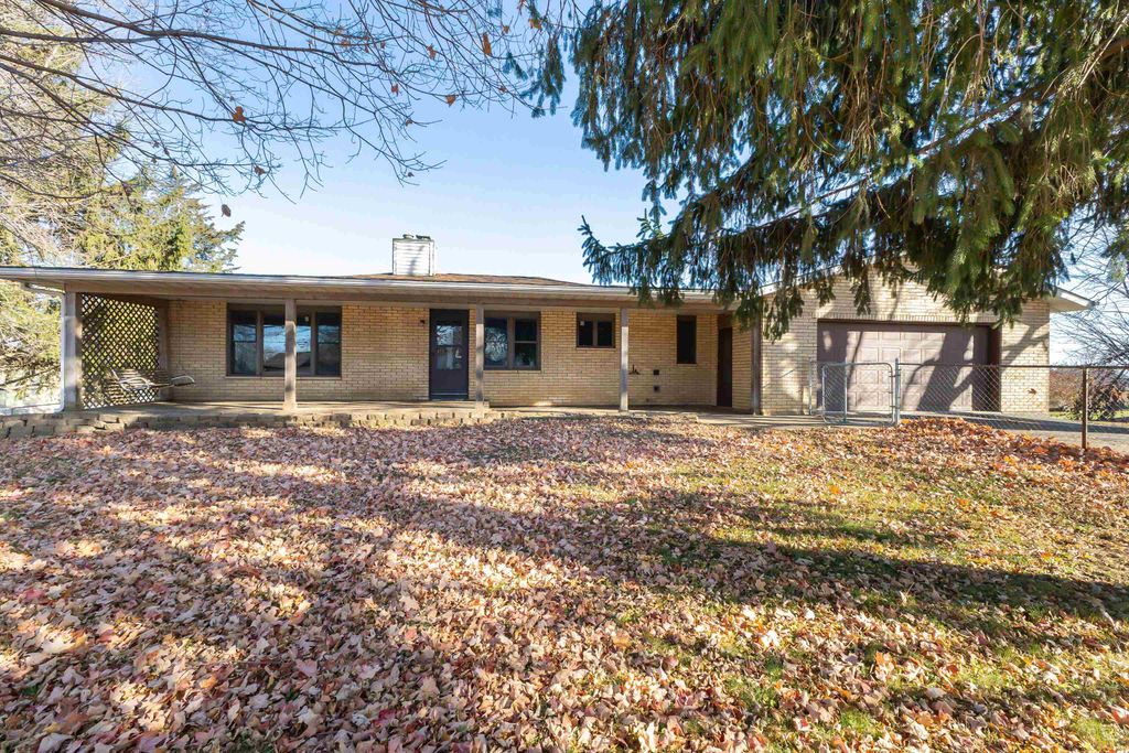 Photo of 8891 N Badger Road, East Dubuque, IL 61025 (MLS # 153200)