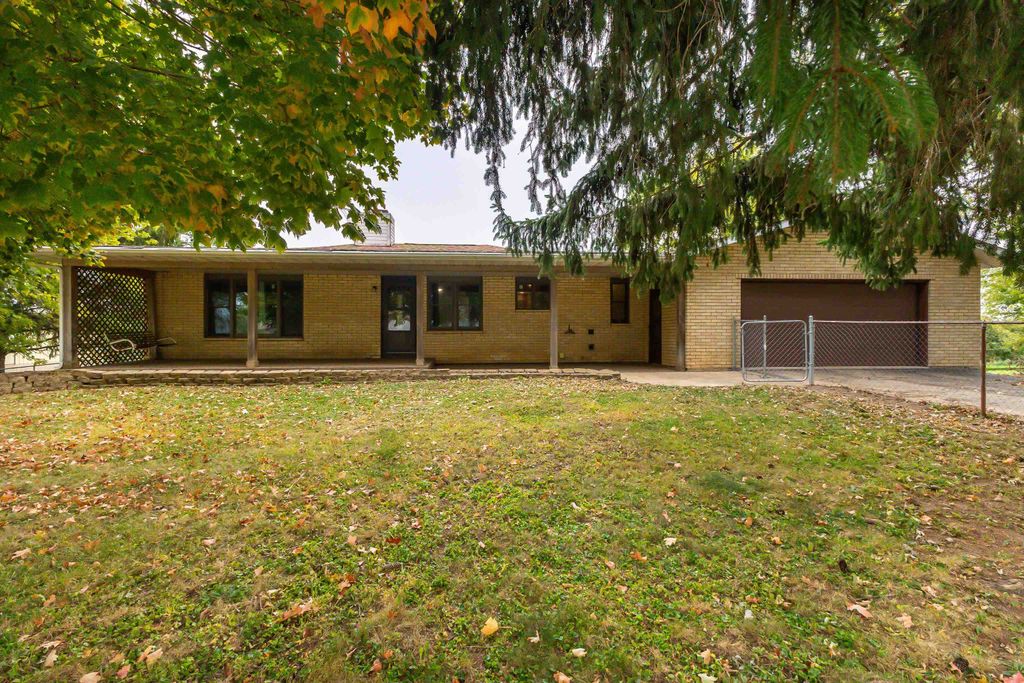 Photo of 8891 N Badger Road, East Dubuque, IL 61025 (MLS # 153200)