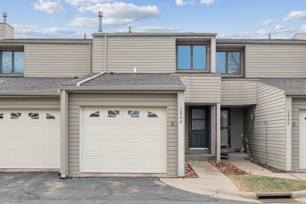 Photo of 2844 Oak Meadow Court, Dubuque, IA 52003 (MLS # 154024)