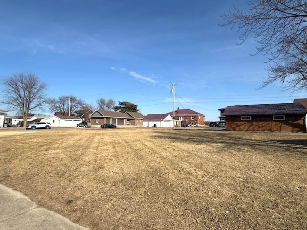 Photo of 603 S 2nd Street, Bellevue, IA 52031 (MLS # 153969)