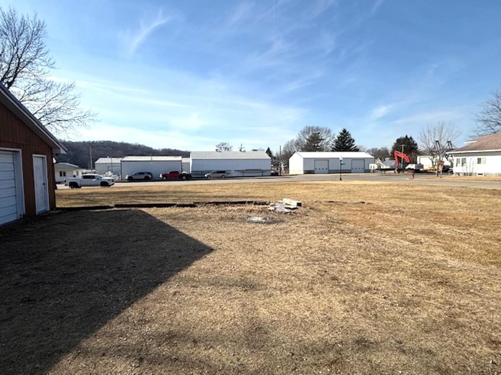 Photo of 603 S 2nd Street, Bellevue, IA 52031 (MLS # 153969)